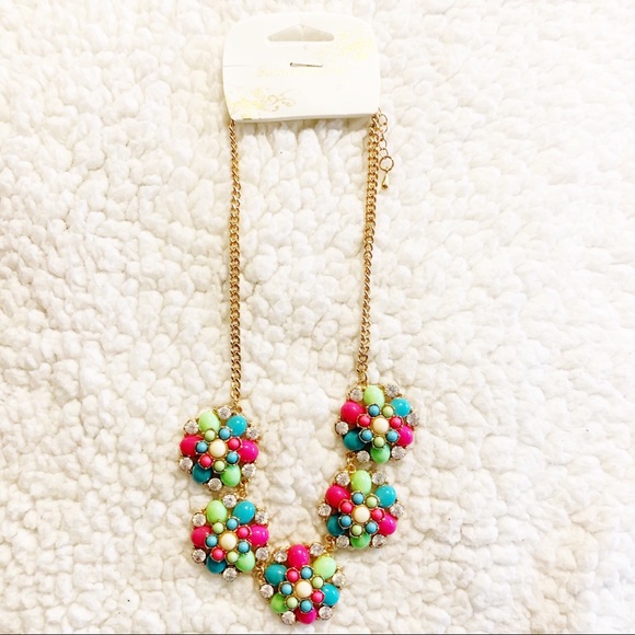 Flower Pendant Necklace - Picture 2 of 6